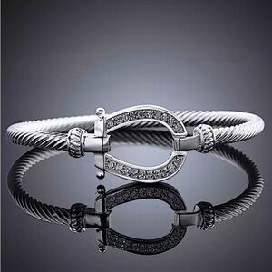 STERLING SILVER ZIRCON HORSESHOE BANGLE BRACELET